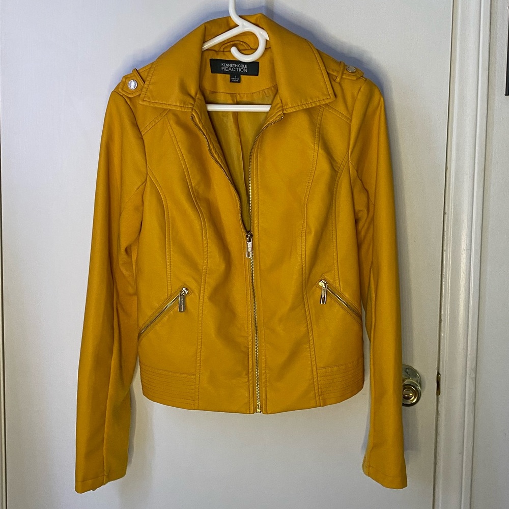 VINTAGE STYLISH yellow leather jacket